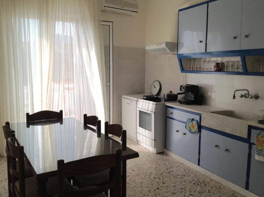 Photo of Kitchen in Marmari