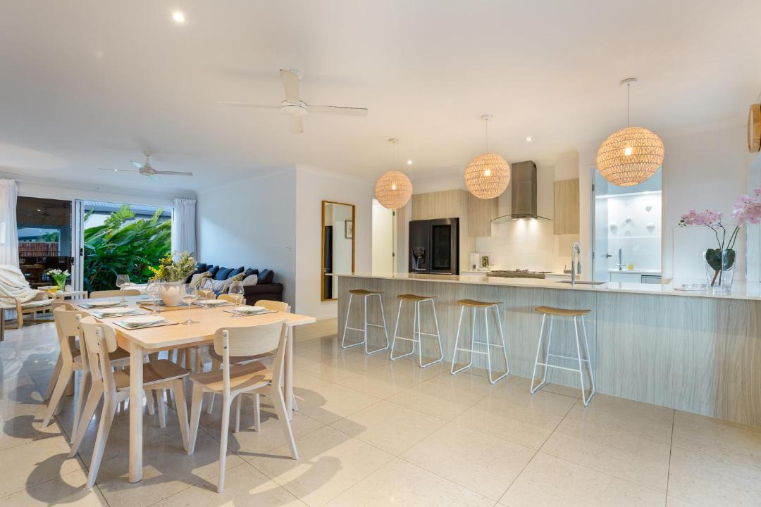 Photo of Livingroom in Trinity Beach