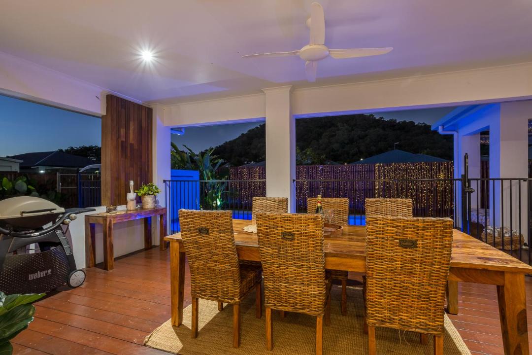 Photo of Livingroom in Trinity Beach