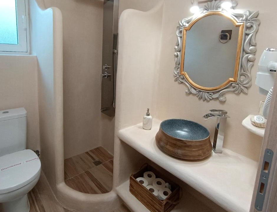 Photo of Bathroom in Marmari