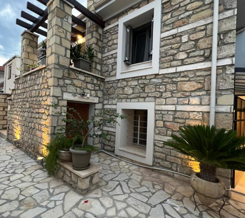 Photo of Buildings in Velon