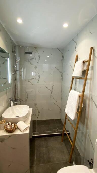 Photo of Bathroom in Anavyssos