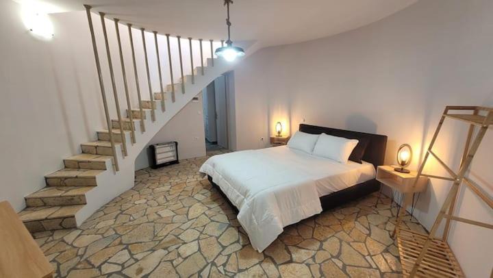 Photo of Bedroom in Aigialeia