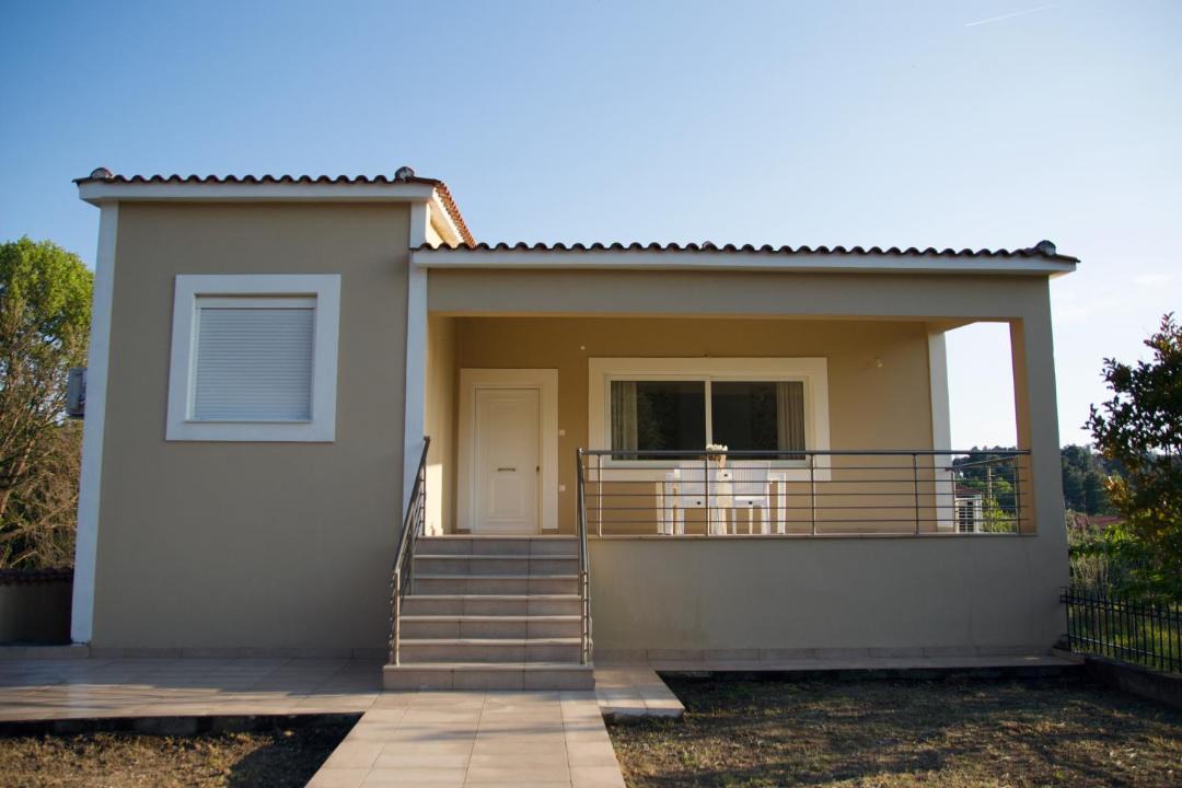 Photo of Buildings in Aravissos