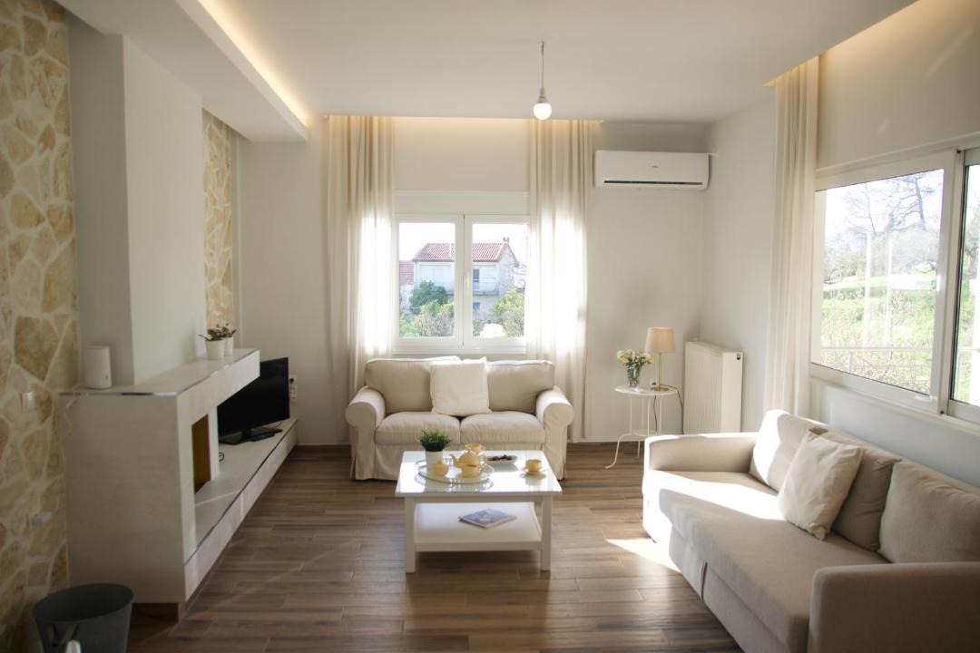 Photo of Livingroom in Aravissos