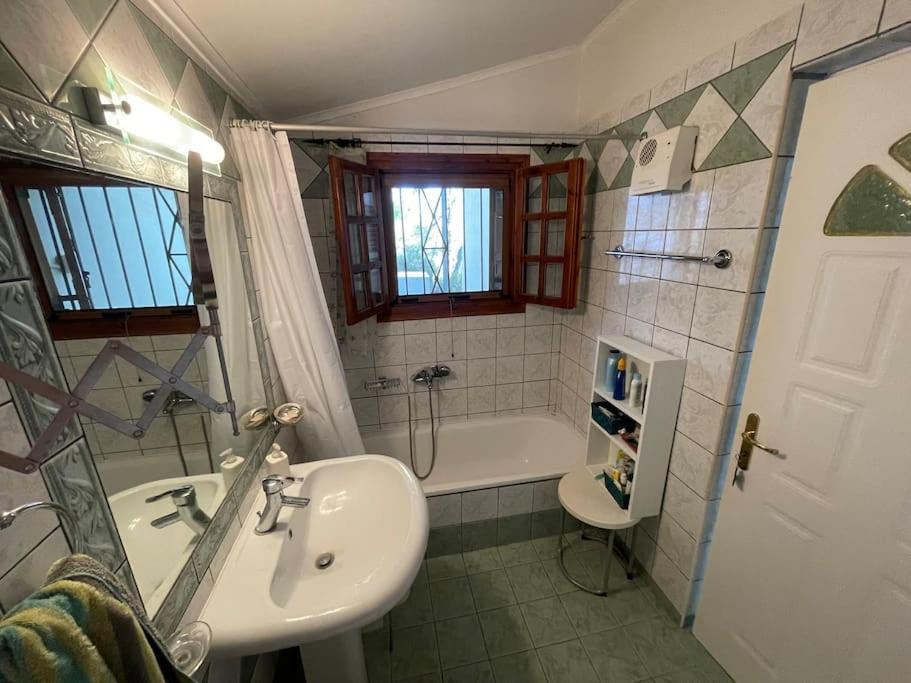 Photo of Bathroom in Katakali