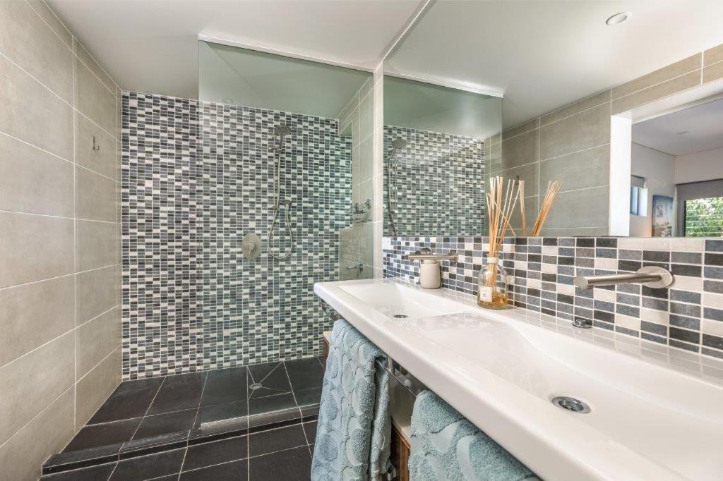 Photo of Bathroom in Point Lookout