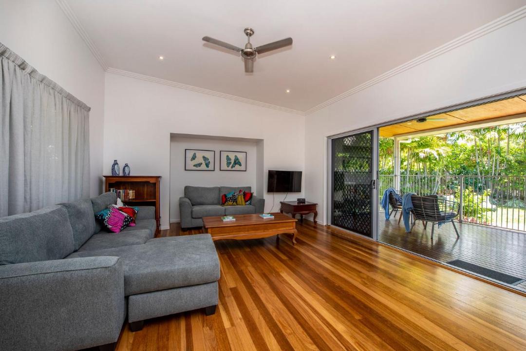 Photo of Livingroom in Horseshoe Bay