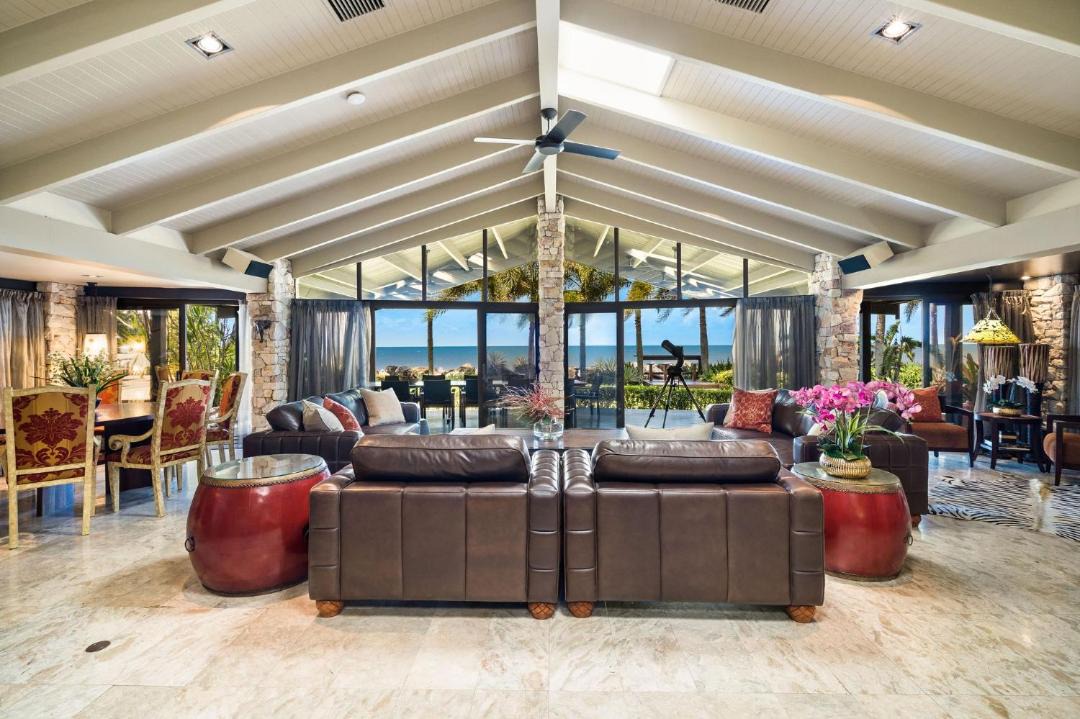 Photo of Livingroom in Trinity Beach