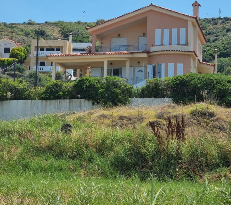 Photo of Buildings in Mourteri