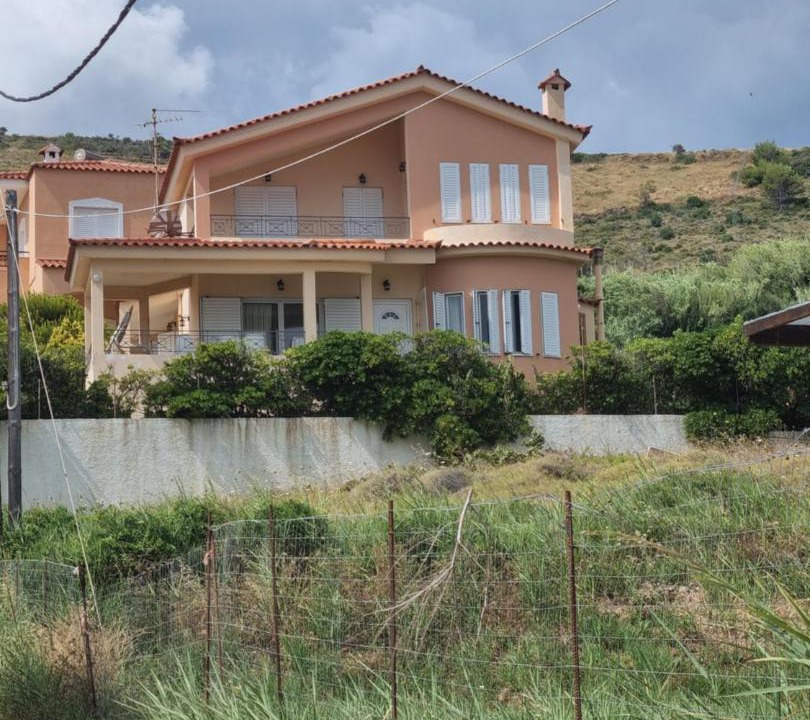 Photo of Buildings in Mourteri