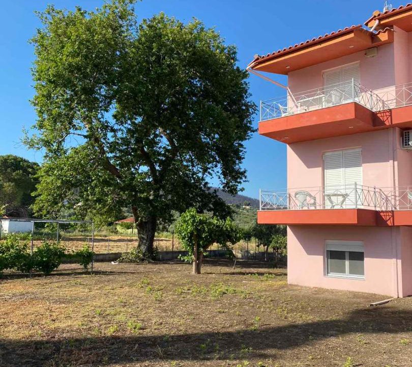 Photo of Buildings in Artemisio