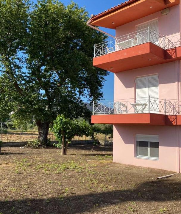 Photo of Buildings in Artemisio