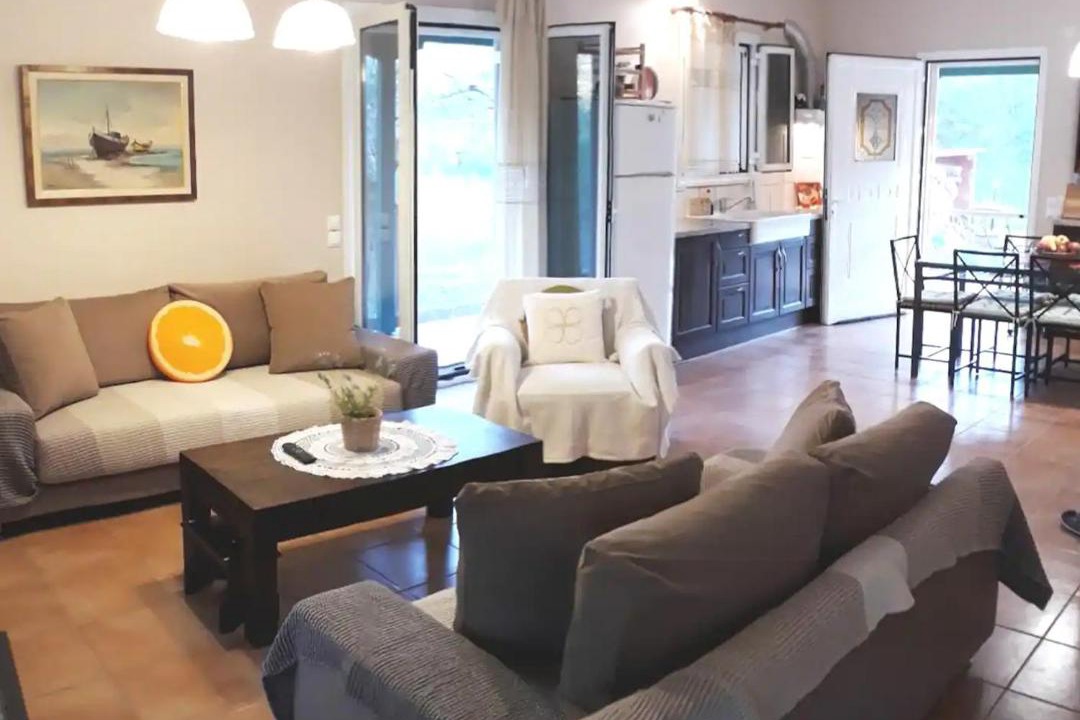Photo of Livingroom in Aravissos