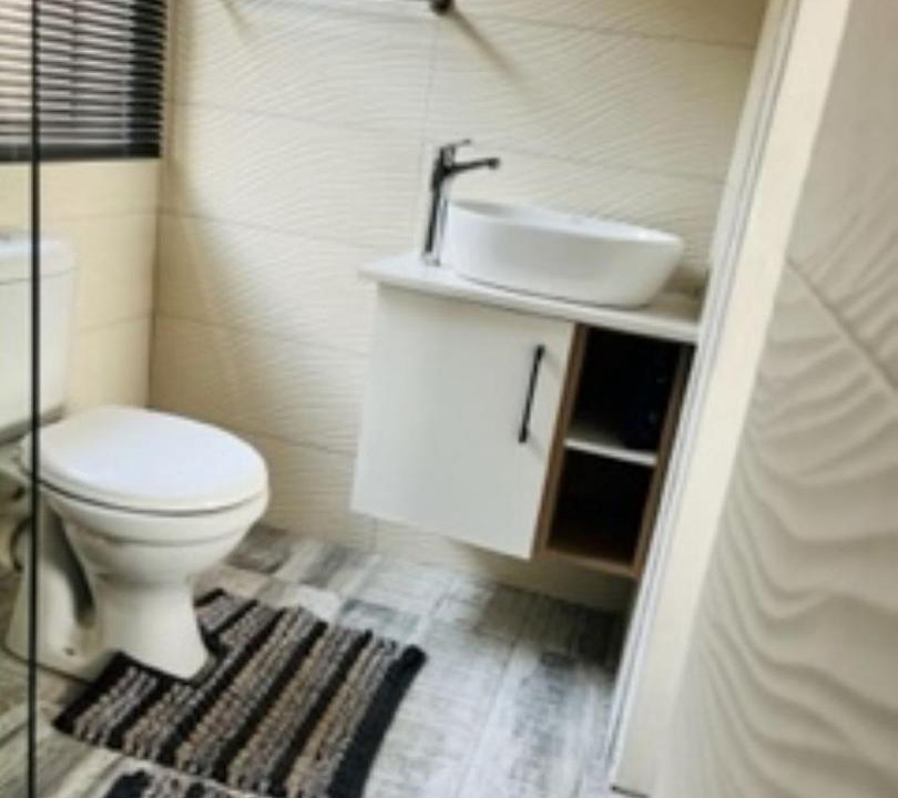 Photo of Bathroom in Embalenhle