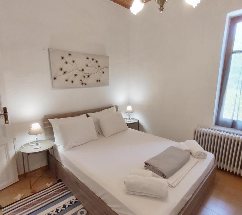 Photo of Bedroom in Lilaia