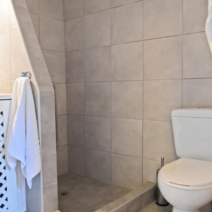 Photo of Bathroom in Glossa