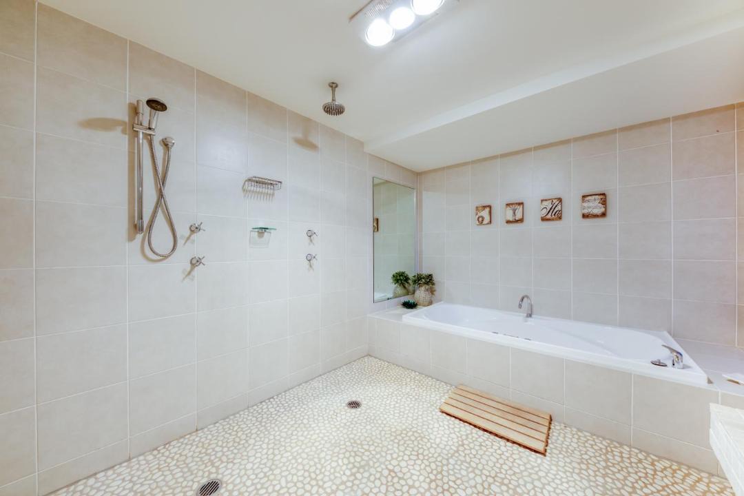 Photo of Bathroom in Mapleton