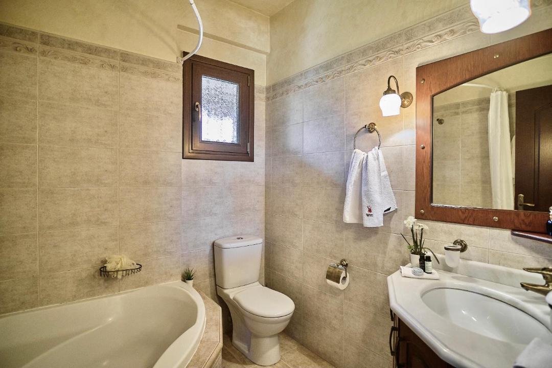 Photo of Bathroom in Lamia