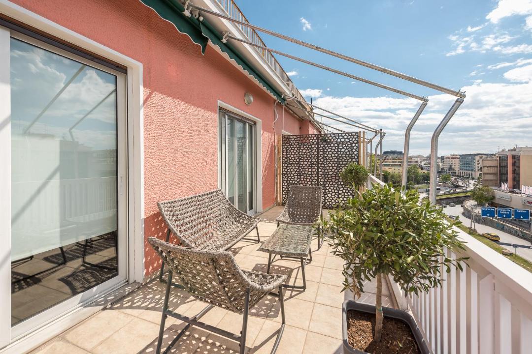 Photo of Patio Balcony in Neos Kosmos