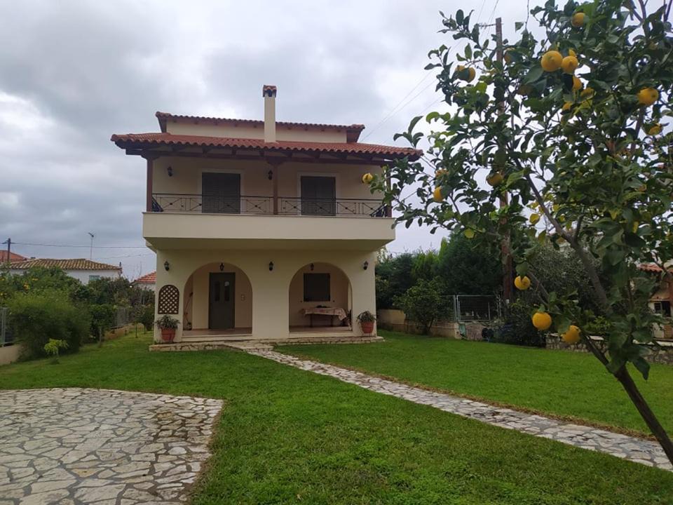 Photo of Buildings in Paralia Porovitsis