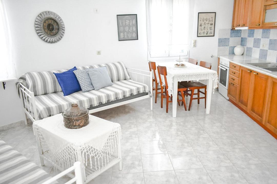 Photo of Livingroom in Vivlos
