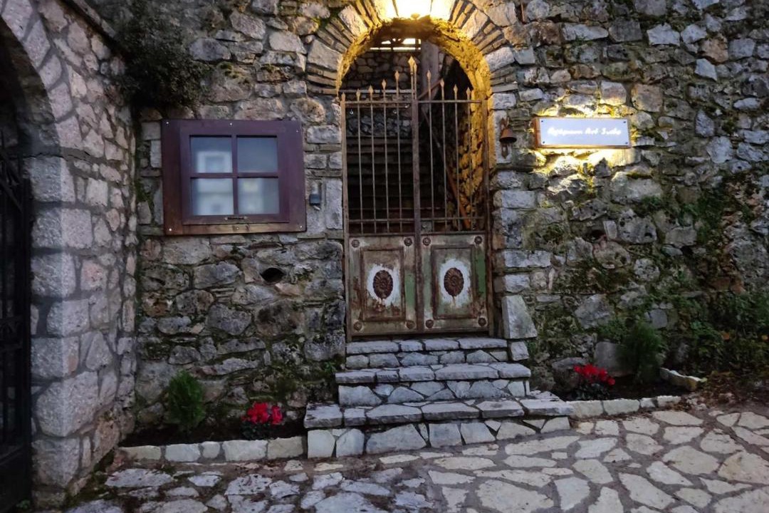 Photo of Others in Lilaia
