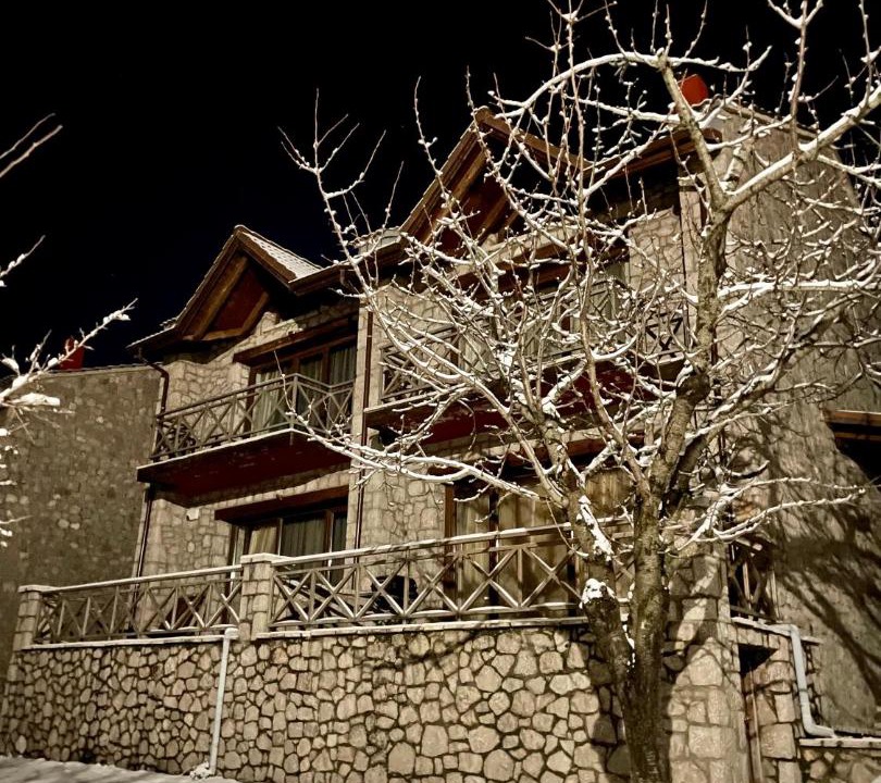Photo of Buildings in Eptalofos
