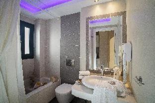 Photo of Bathroom in Perissa