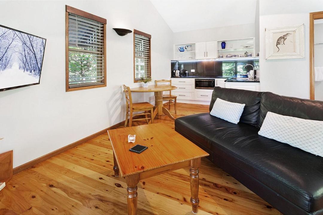 Photo of Livingroom in Balmoral Ridge