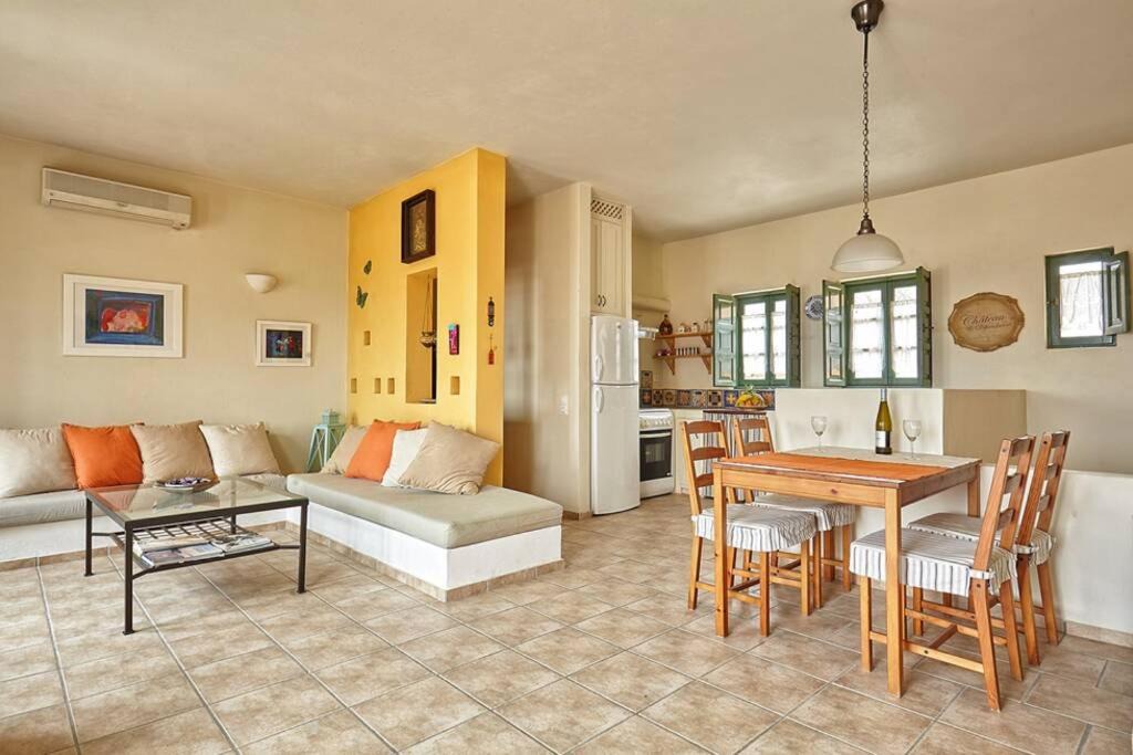 Photo of Livingroom in Kamari