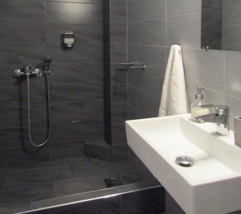 Photo of Bathroom in Perdhika