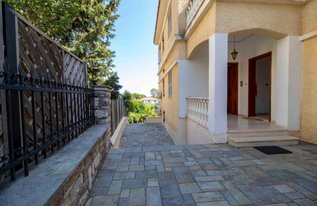 Photo of Buildings in Mavrovouni