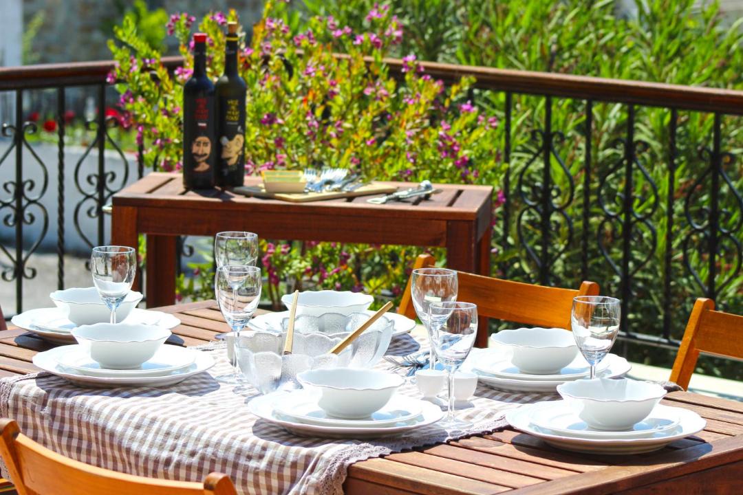 Photo of Patio Balcony in Kala Nera
