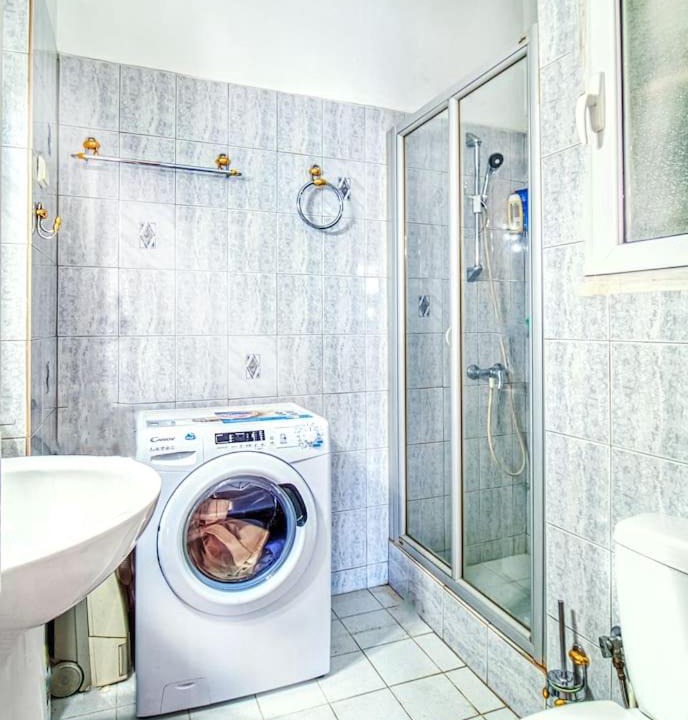 Photo of Bathroom in Ampelokipoi