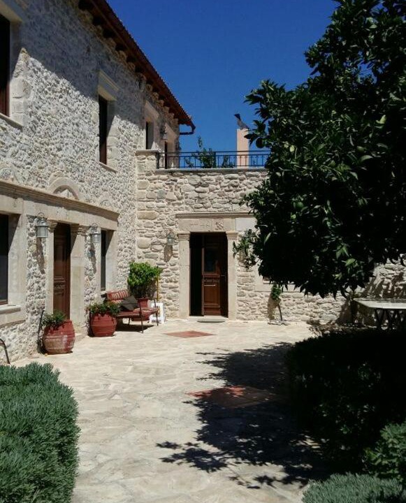Photo of Buildings in Khoustouliana