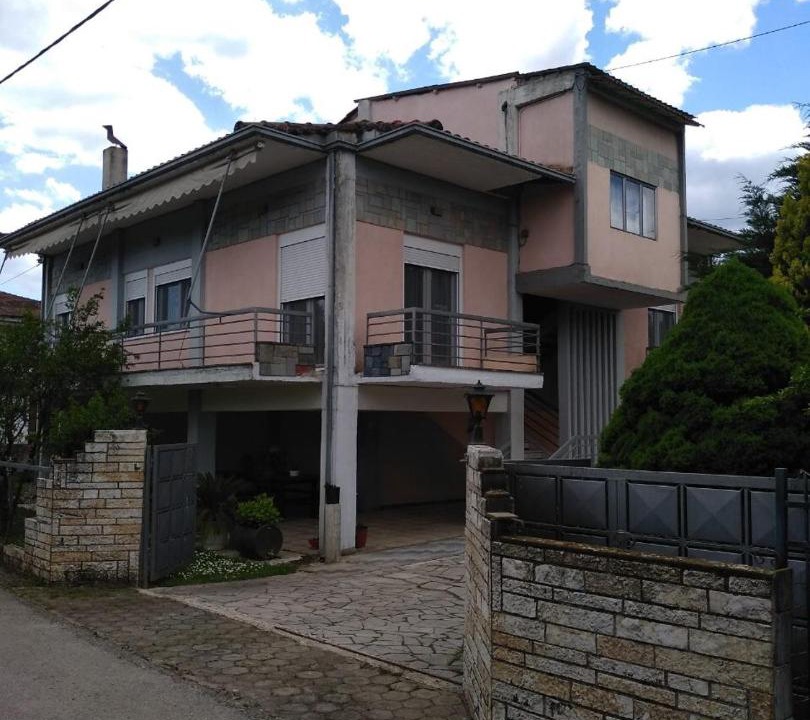 Photo of Buildings in Mavromati