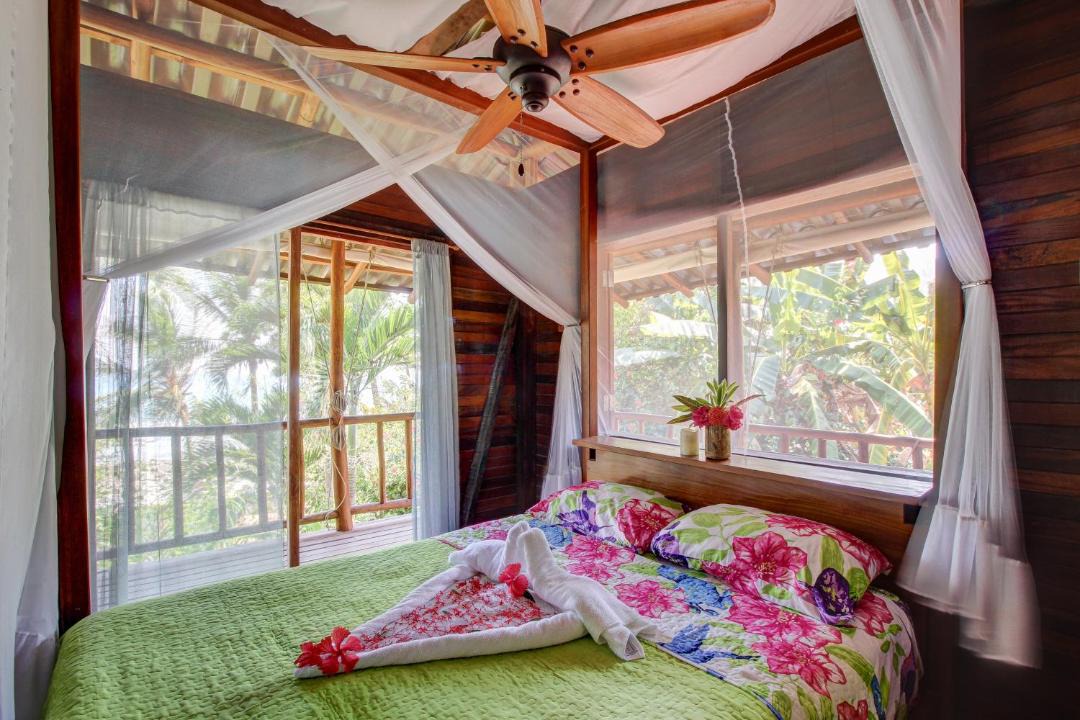 Photo of Bedroom in Cabo Matapalo