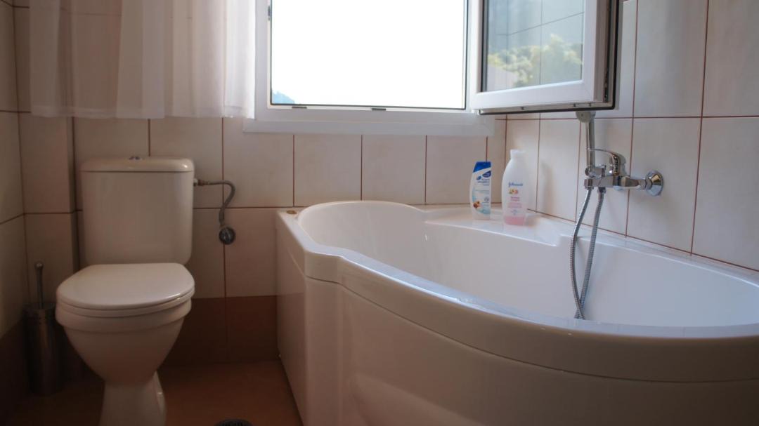 Photo of Bathroom in Trapeza
