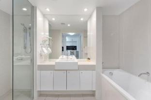 Photo of Bathroom in Lammermoor Beach