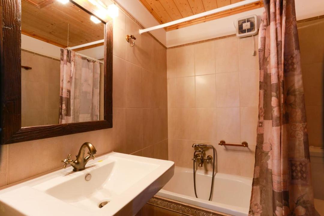 Photo of Bathroom in Gefira Mpania