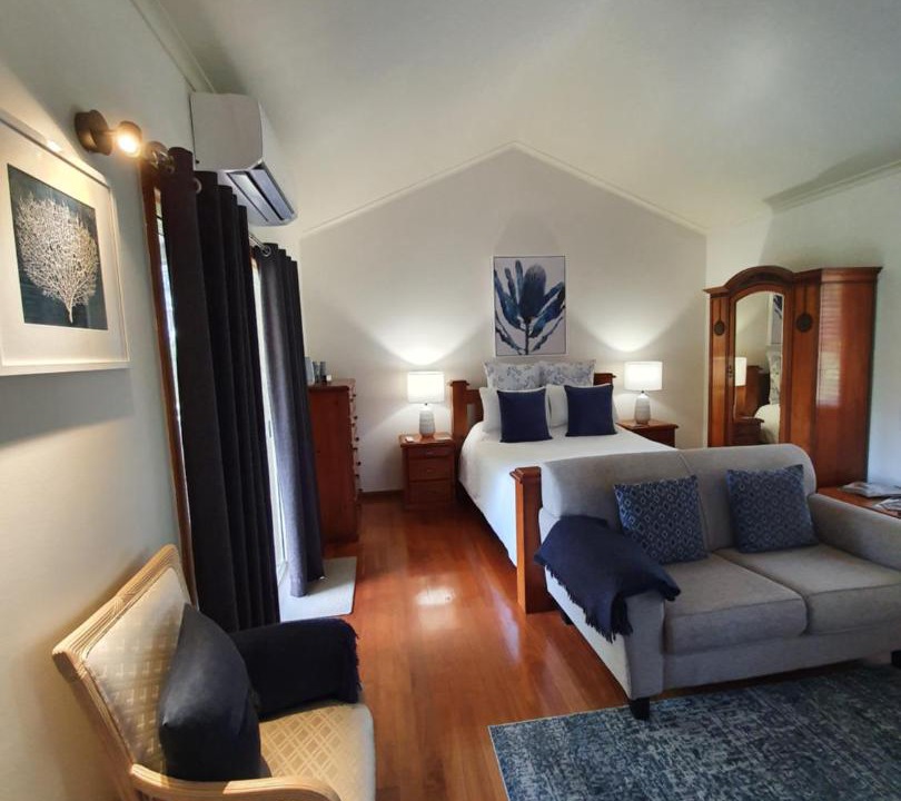 Photo of Livingroom in Balmoral Ridge