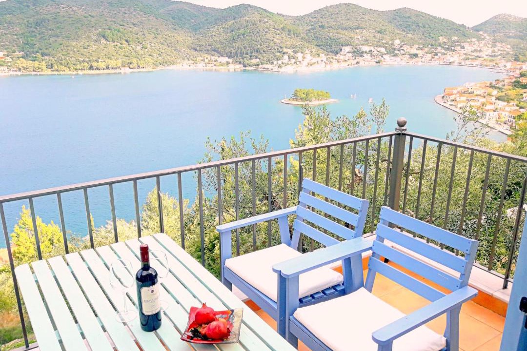 Photo of Patio Balcony in Vathy