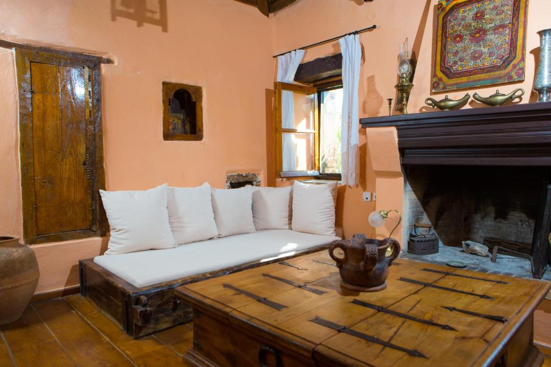 Photo of Livingroom in Steni Dirfyos