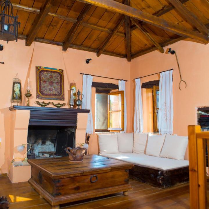 Photo of Livingroom in Steni Dirfyos
