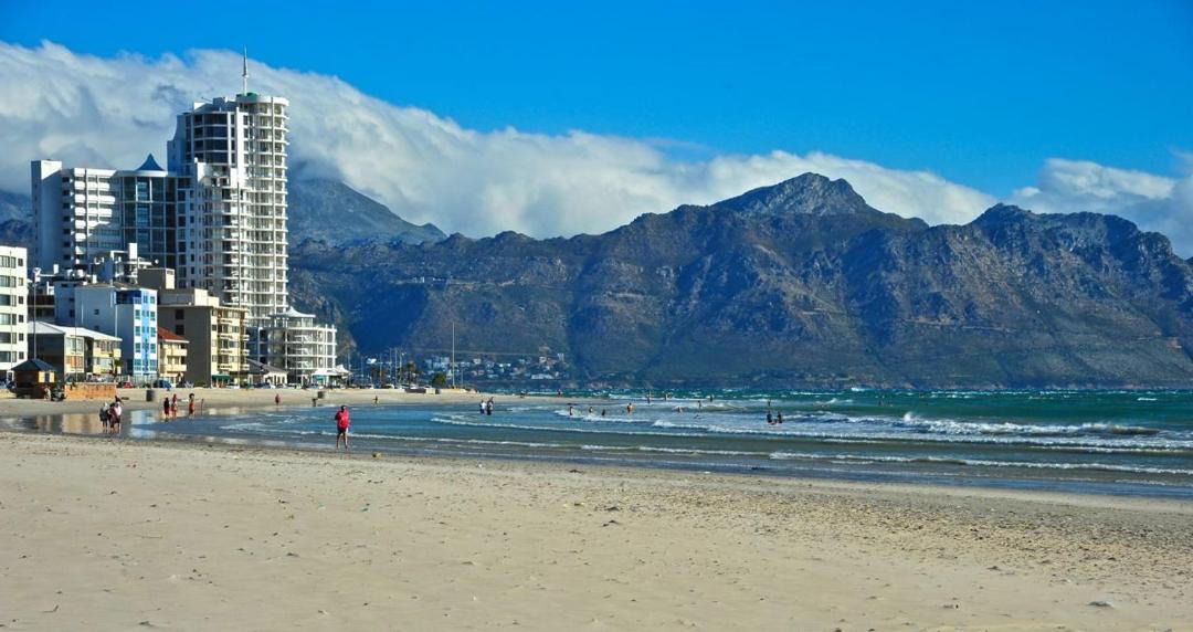 Photo of Others in Strand