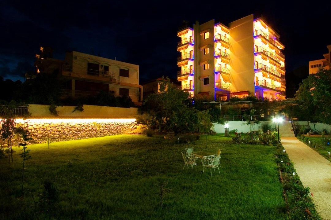 Photo of Buildings in Loutra Edipsou
