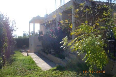 Photo of Others in Eretria