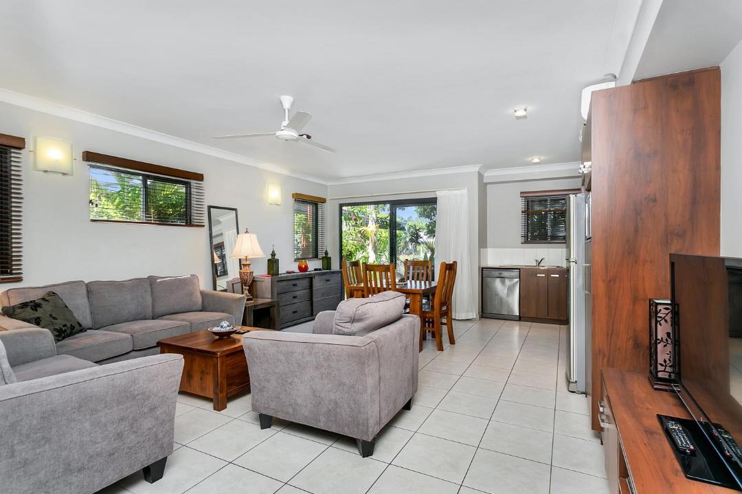 Photo of Livingroom in Trinity Beach