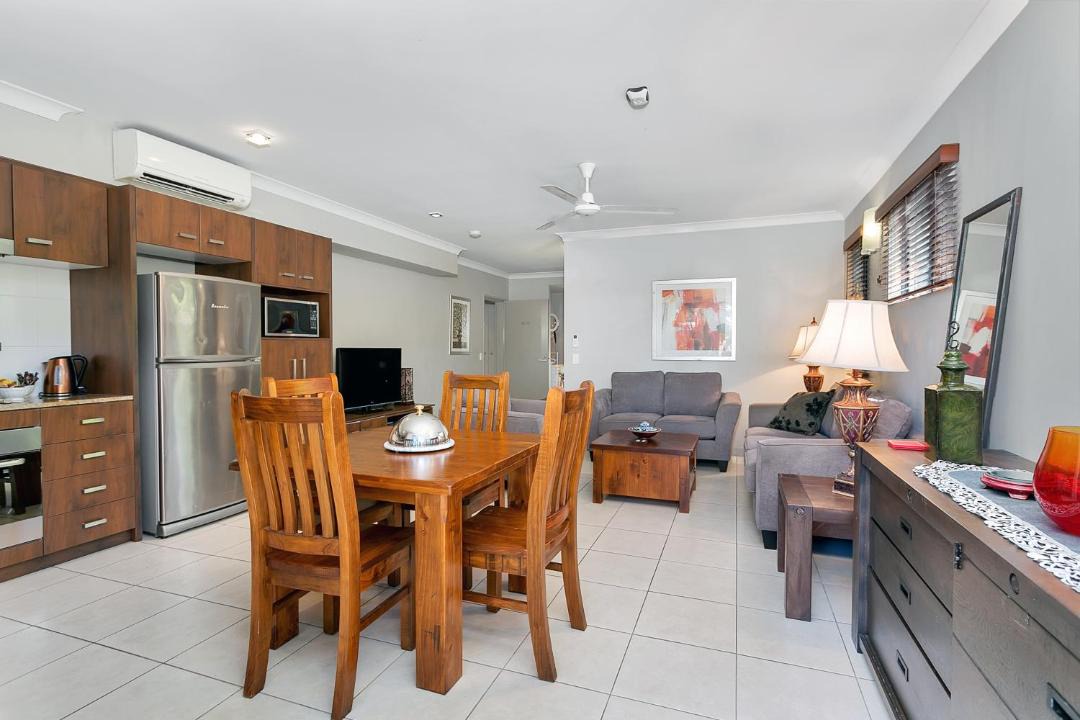 Photo of Livingroom in Trinity Beach